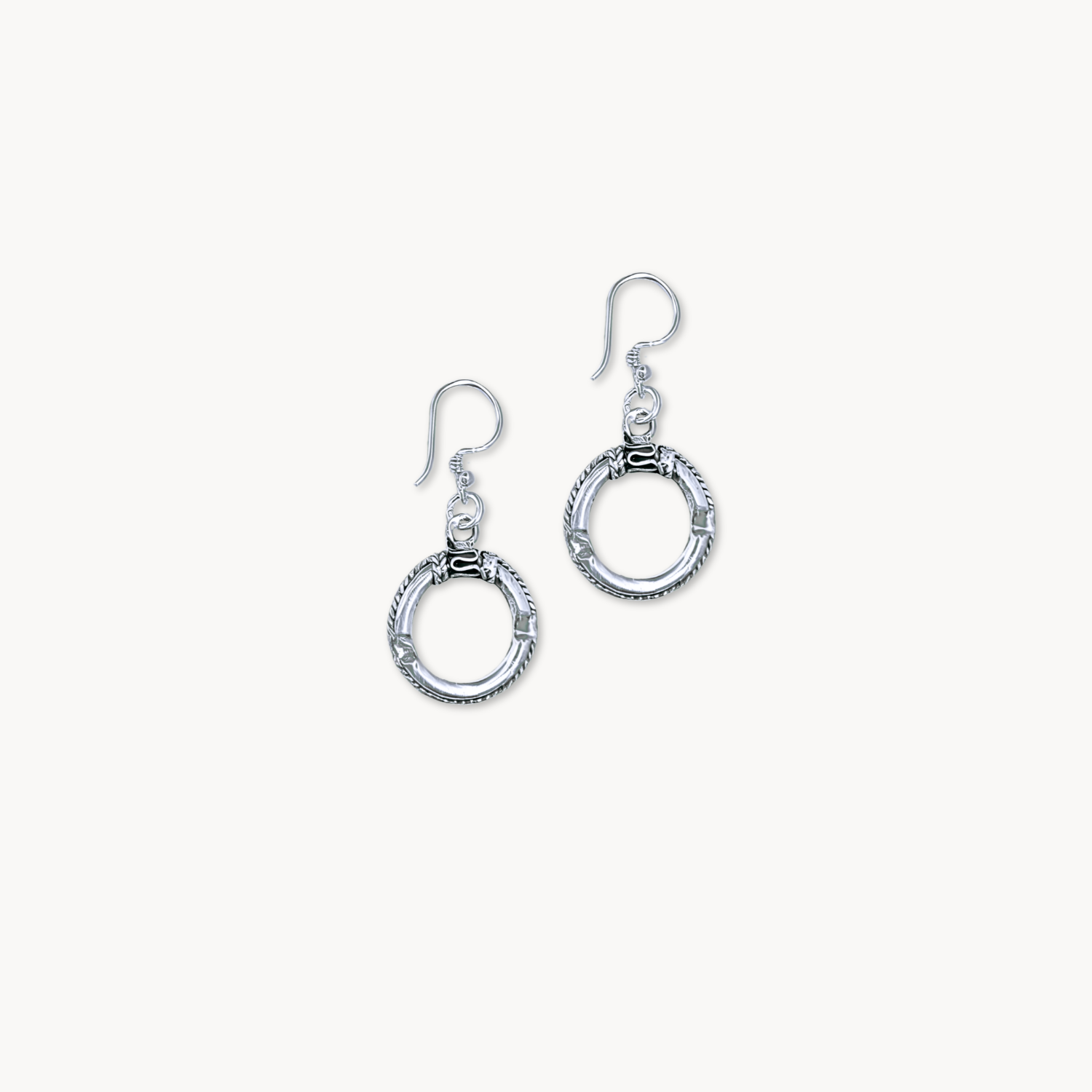 أقراط دائرية بتصميم بوهو