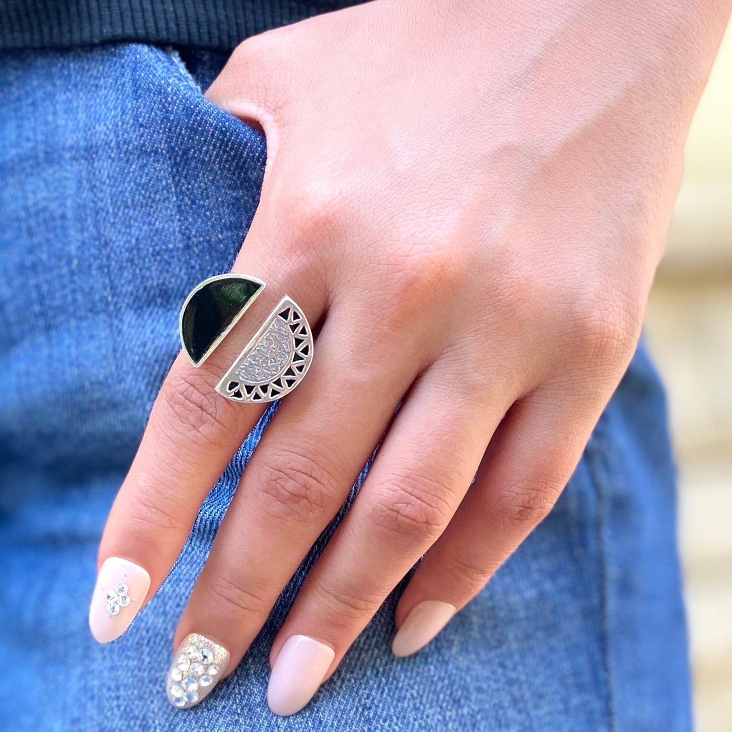 خاتم نصف القمر